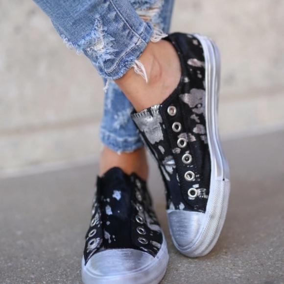 Shalimar naughty monkey - Picture 1 of 3